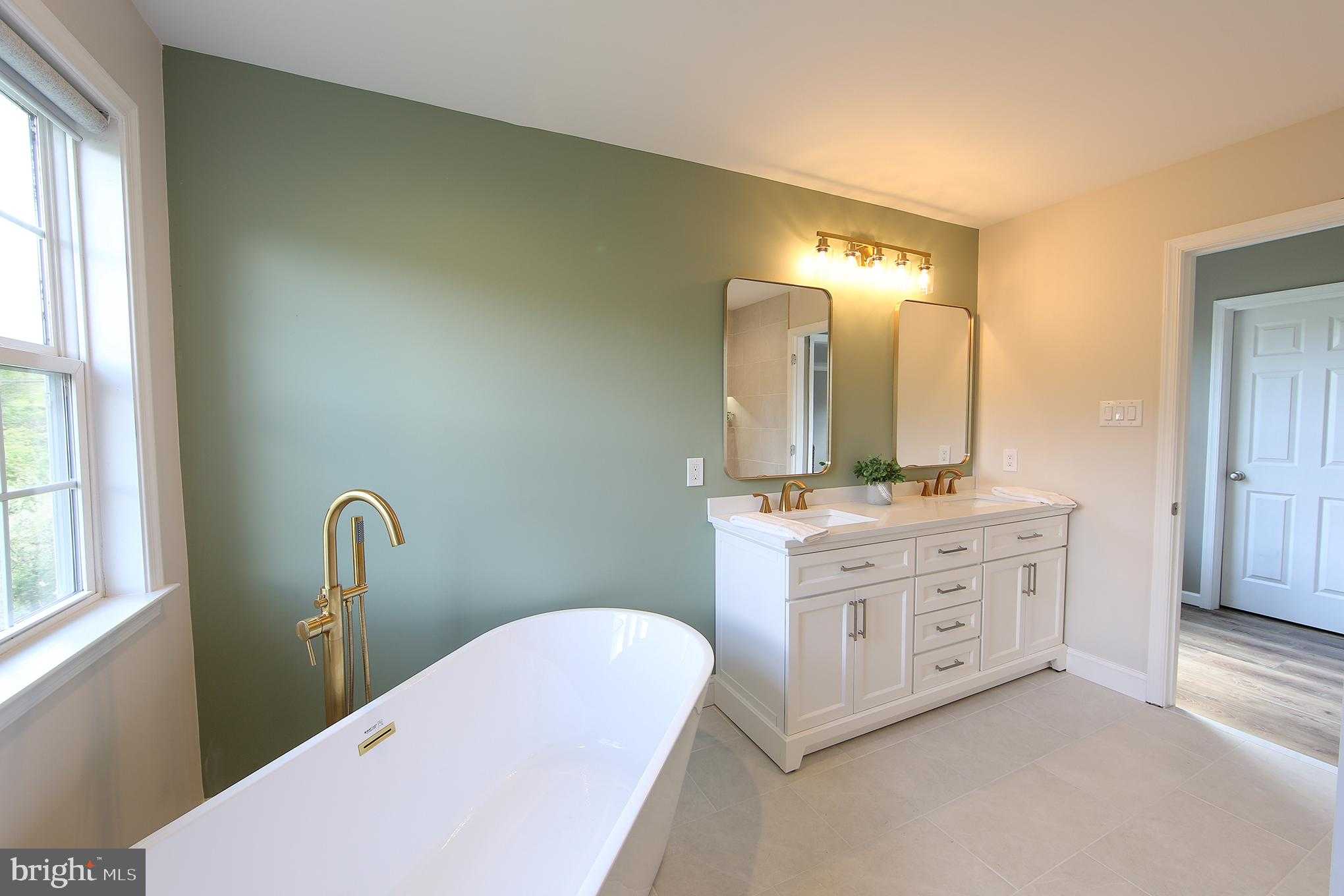 208 Liberty Cir photo 23