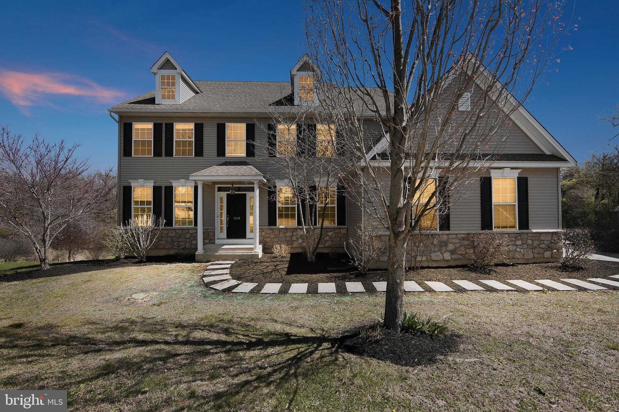 208 Liberty Cir photo 3