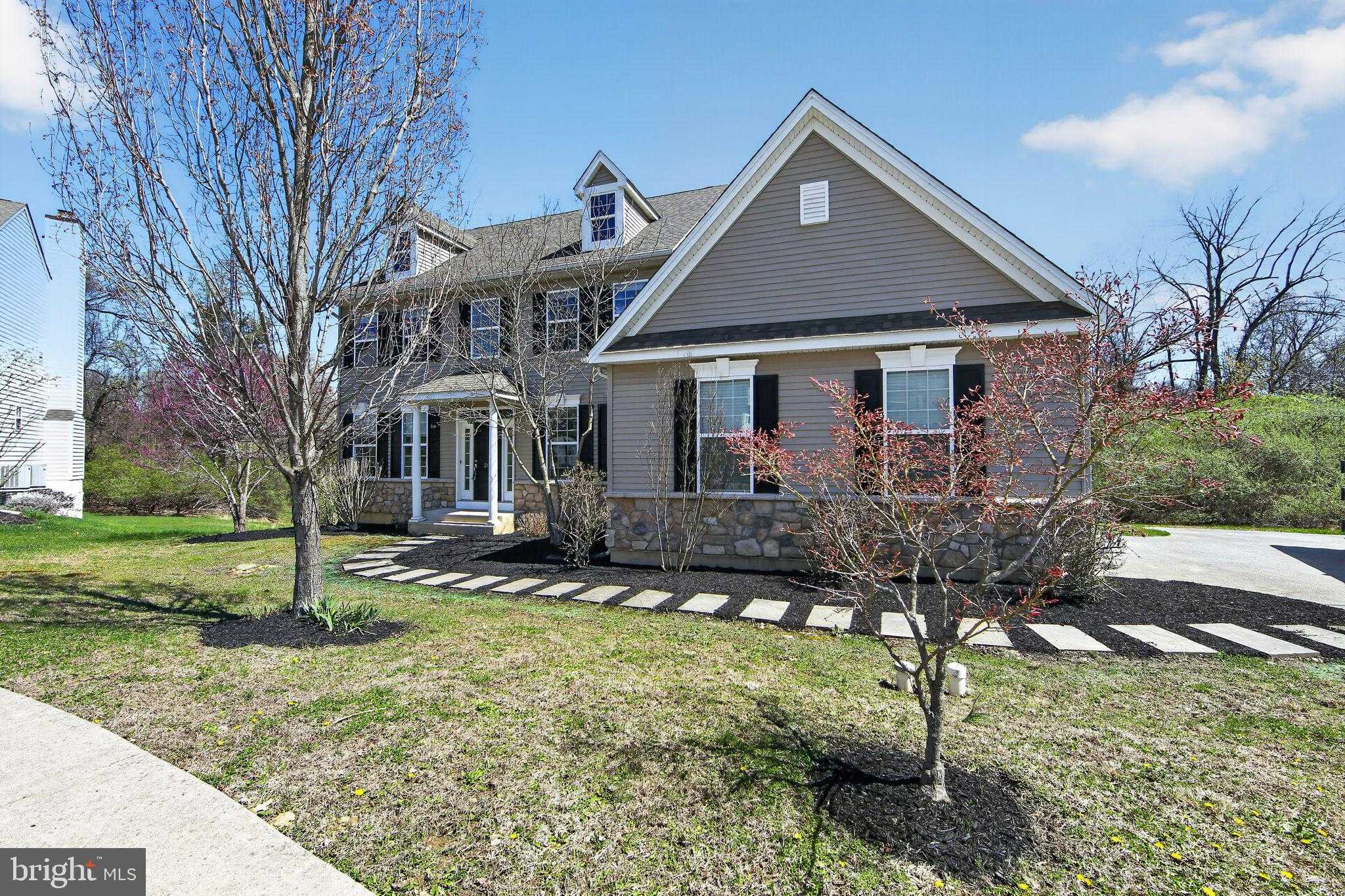 208 Liberty Cir photo 4