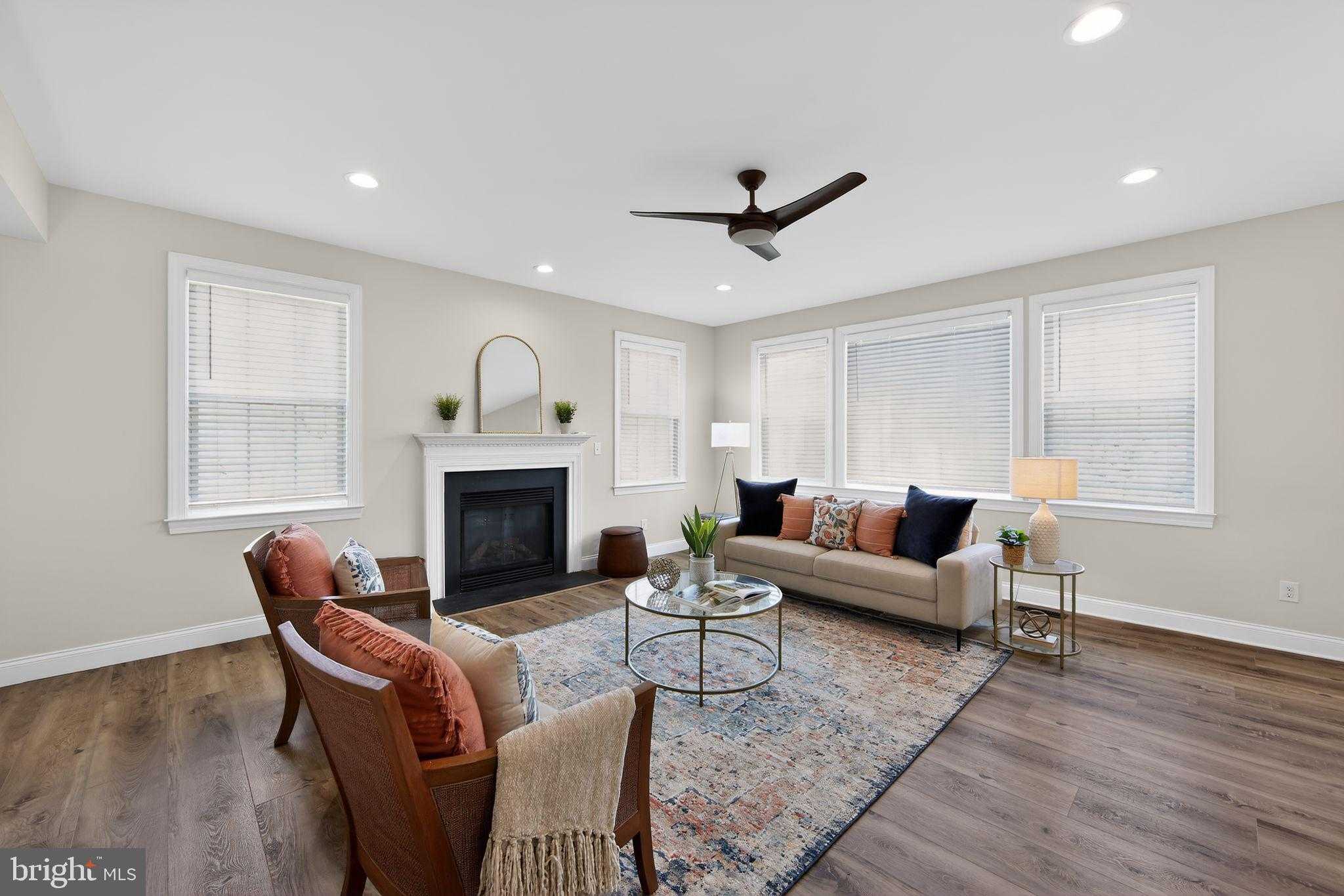 208 Liberty Cir photo 9