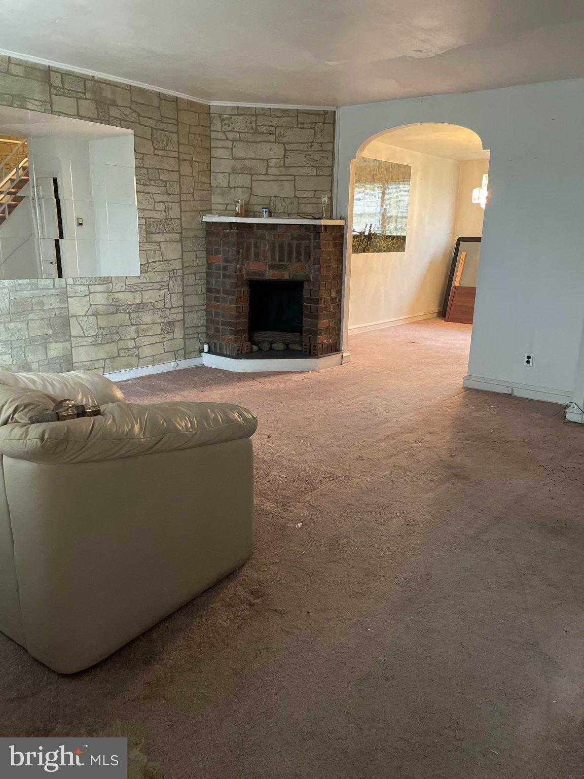 7611 Woolston Ave photo 2