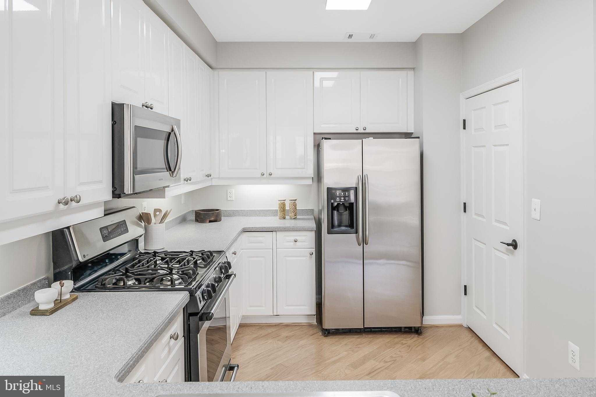 1851 Stratford Park Pl Apt 212 photo 7