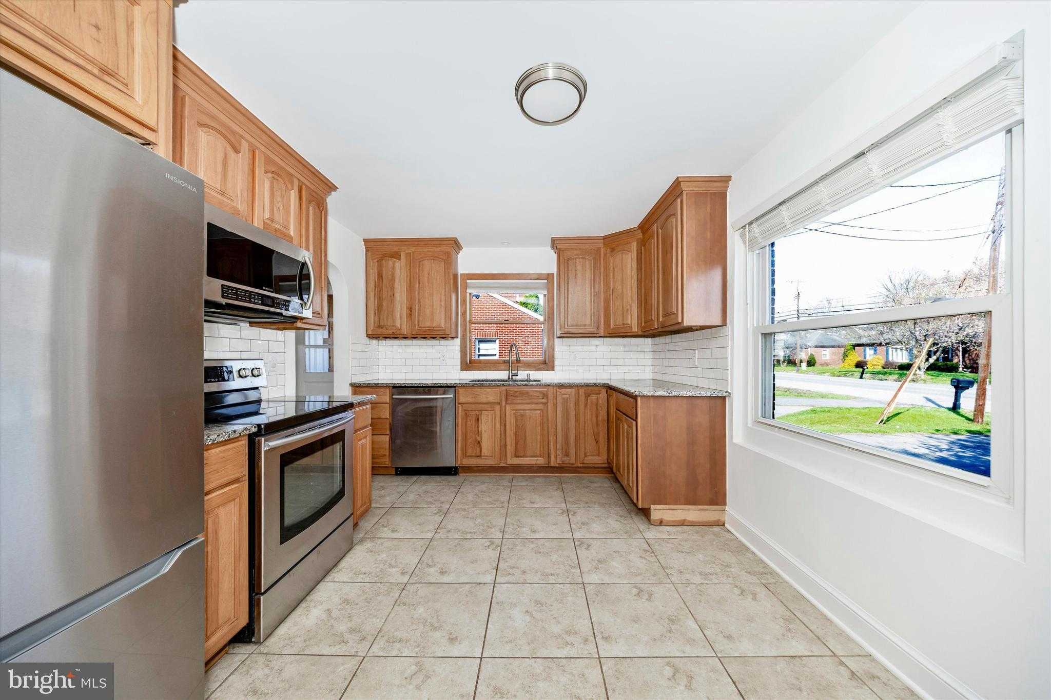 1001 Jefferson Blvd photo 14