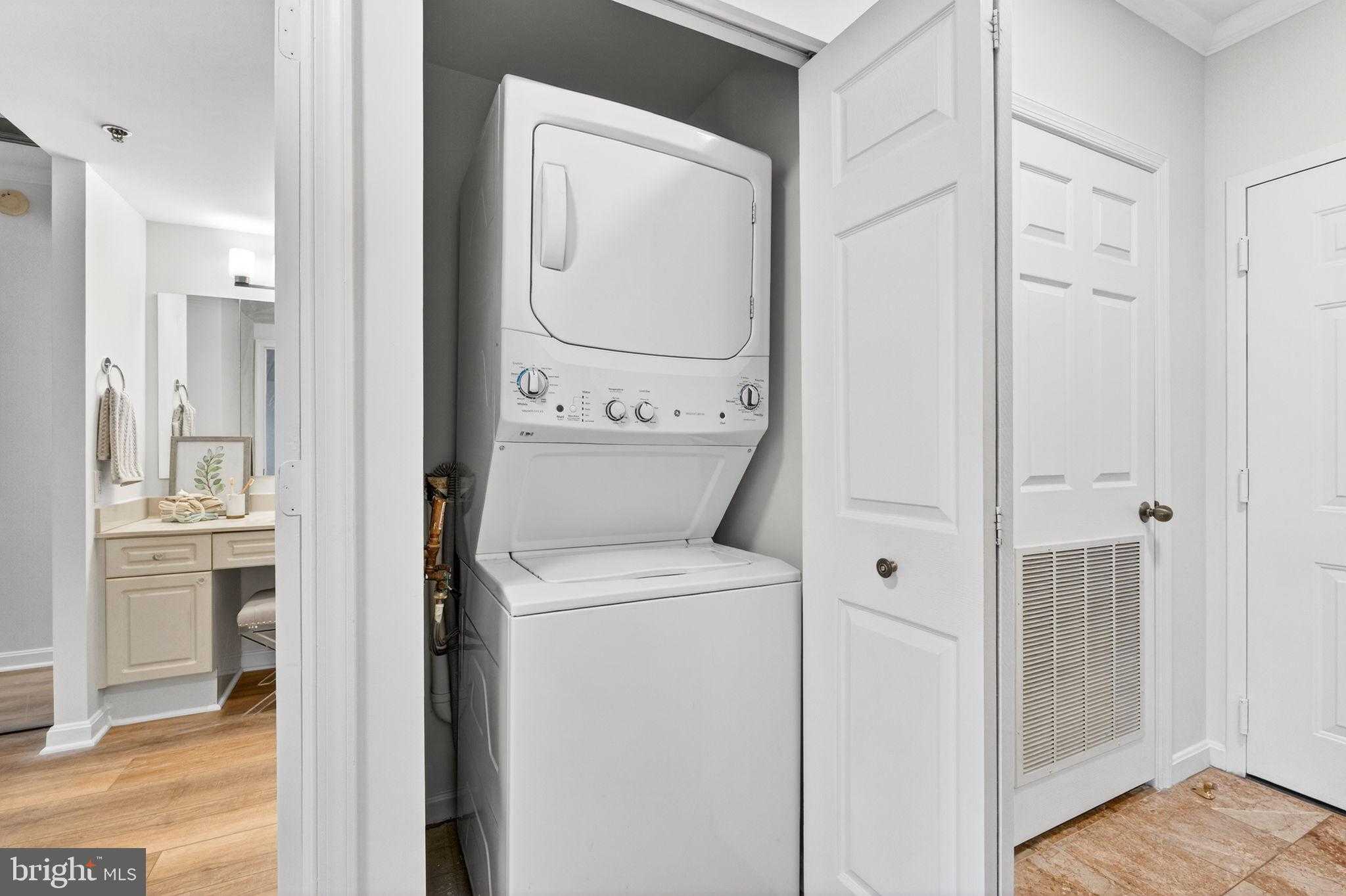 2181 Jamieson Ave Unit 1706 photo 32