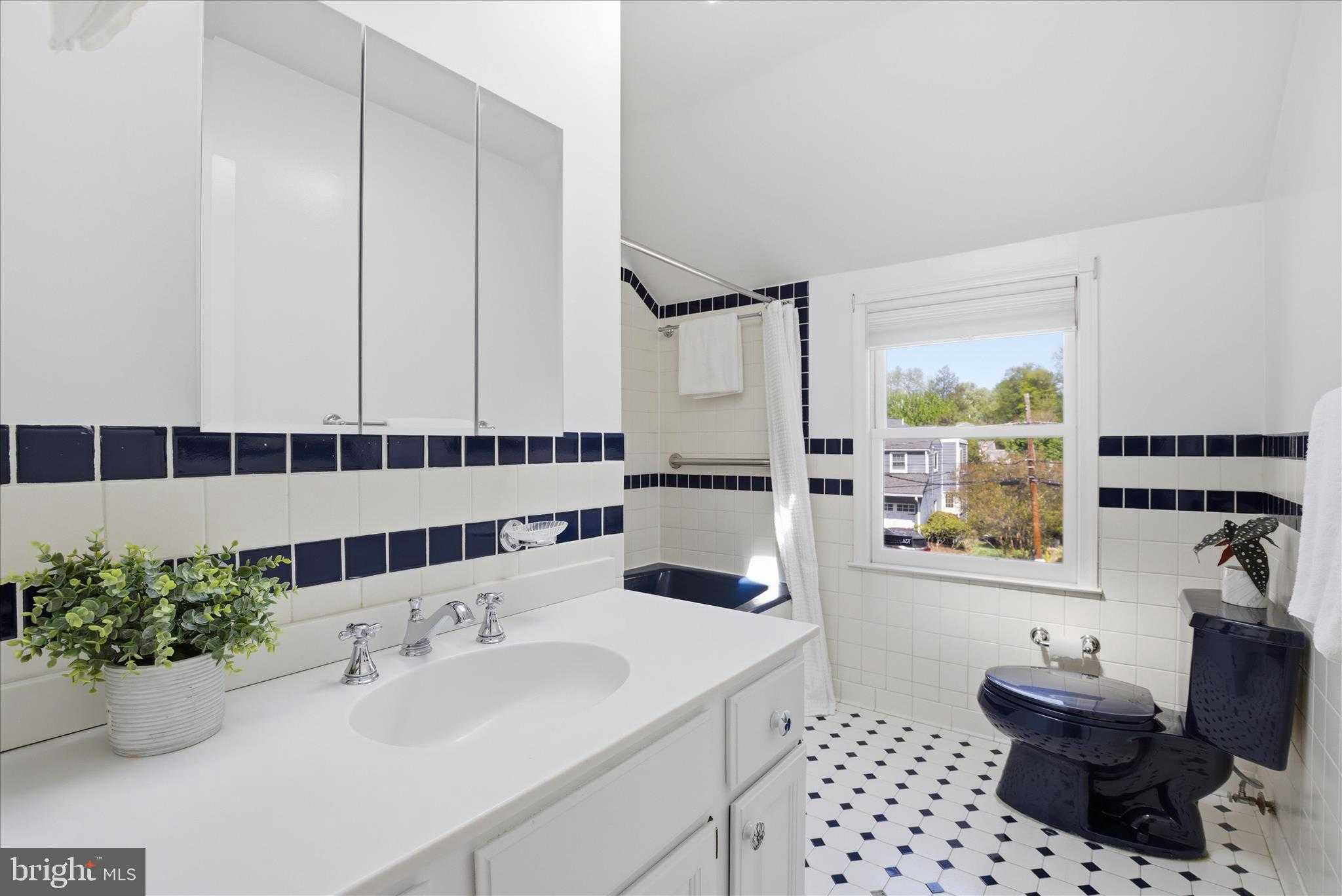 8512 Hazelwood Dr photo 30