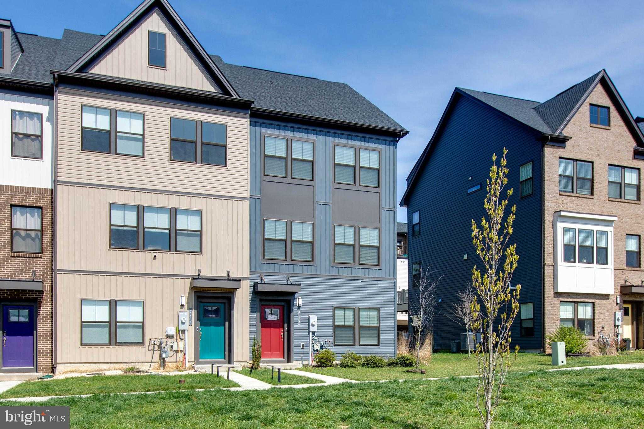 729 Allegheny Ave photo 2