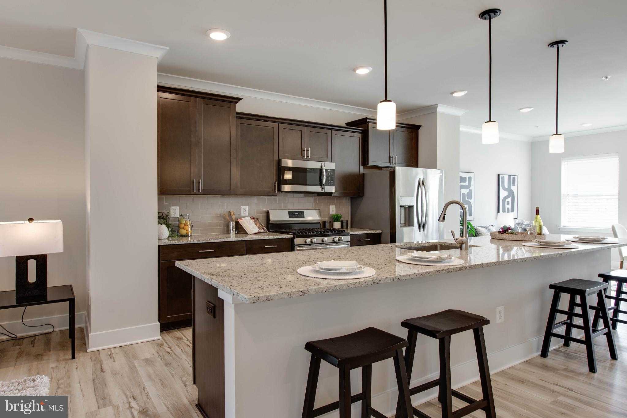 729 Allegheny Ave photo 20