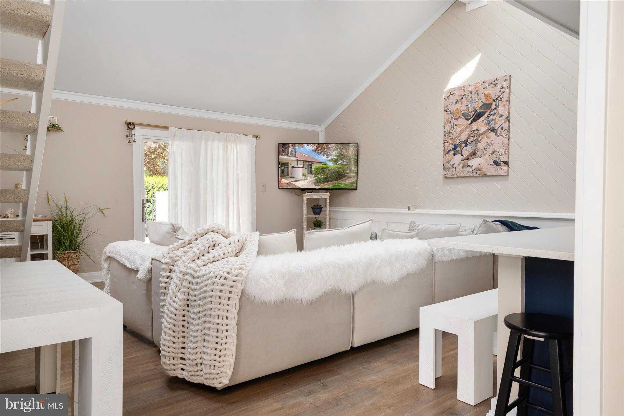 1 Queen Victoria CT photo 3