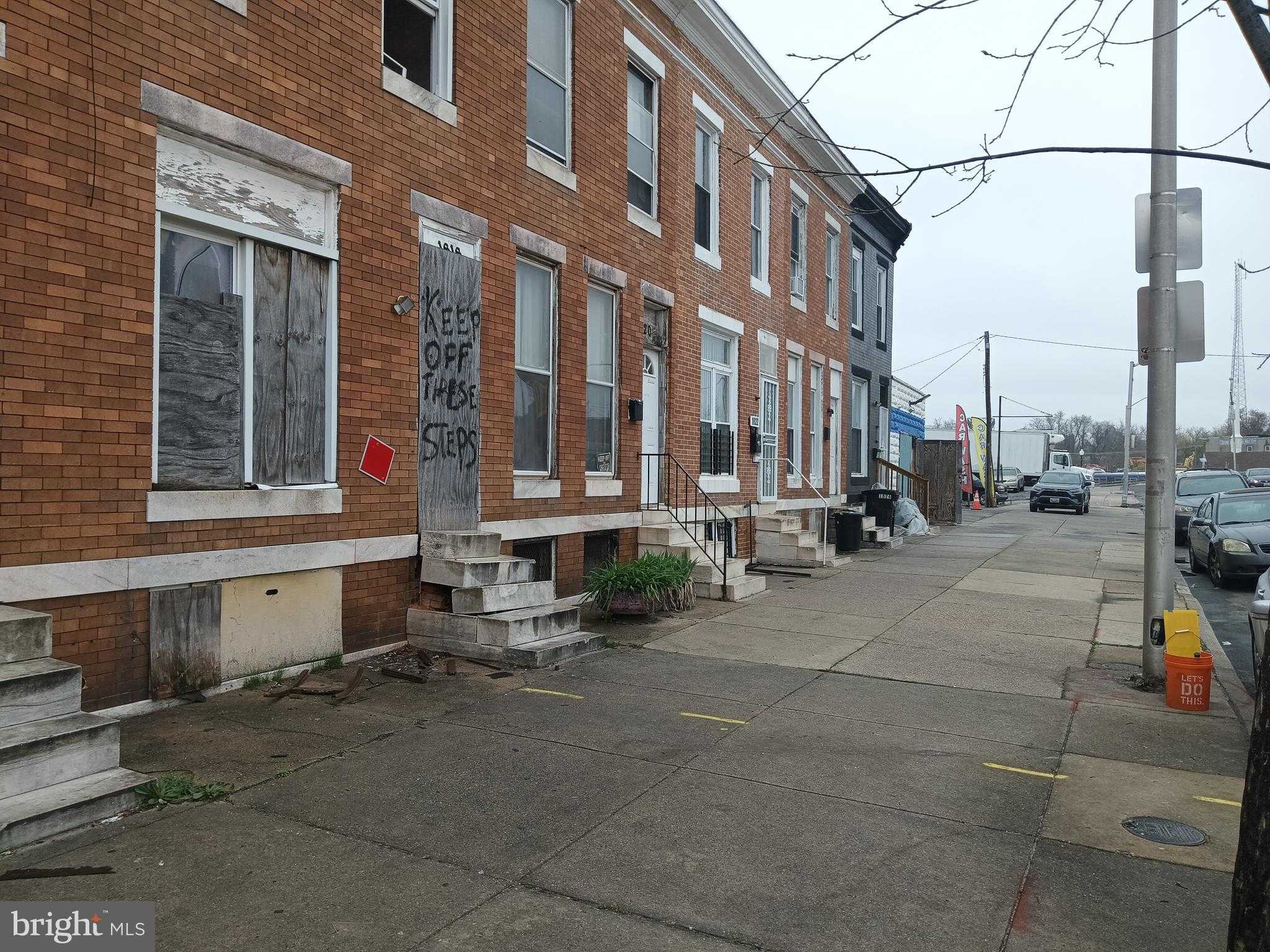 1818 N Milton Ave photo 4