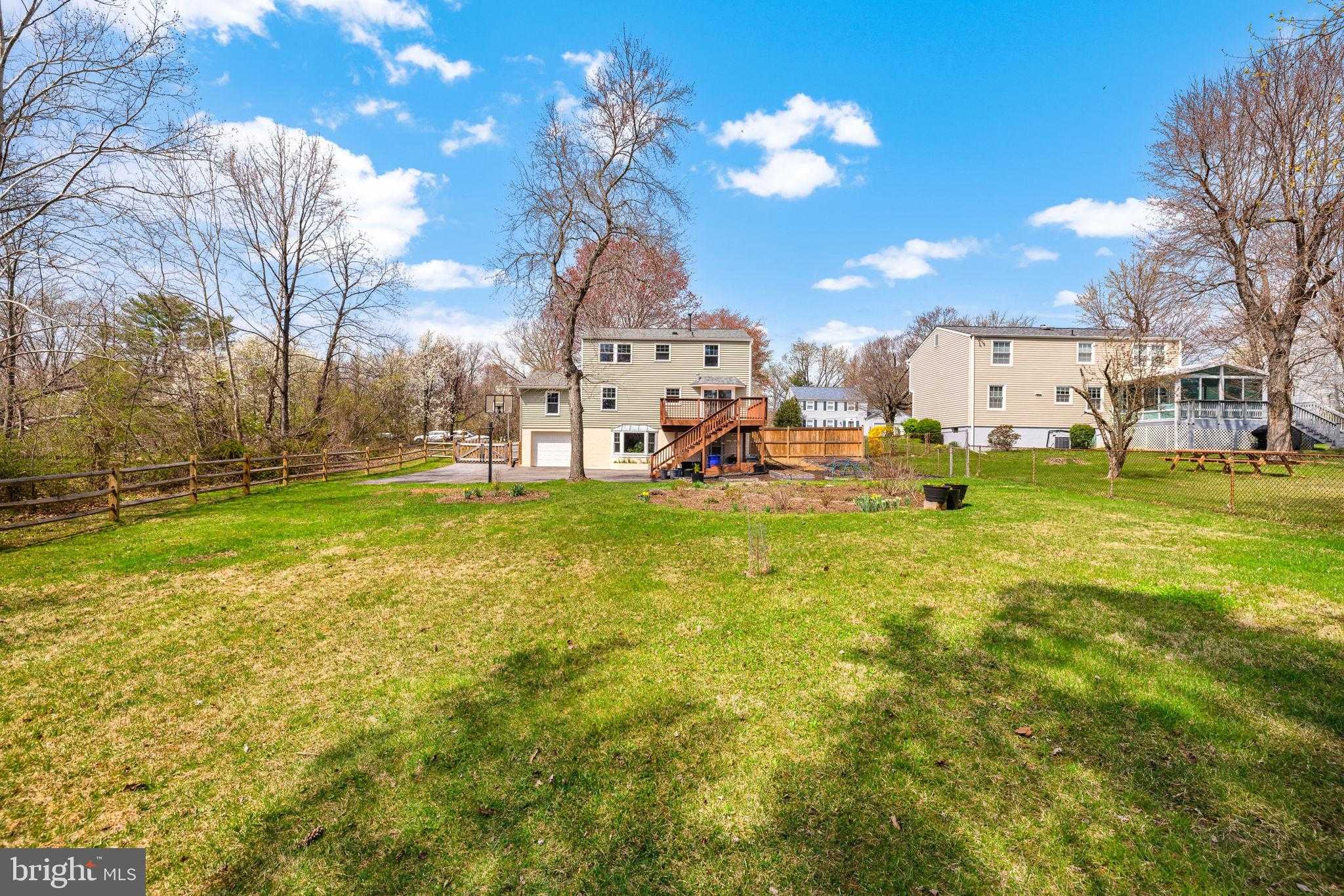 1421 Colesberg St photo 35