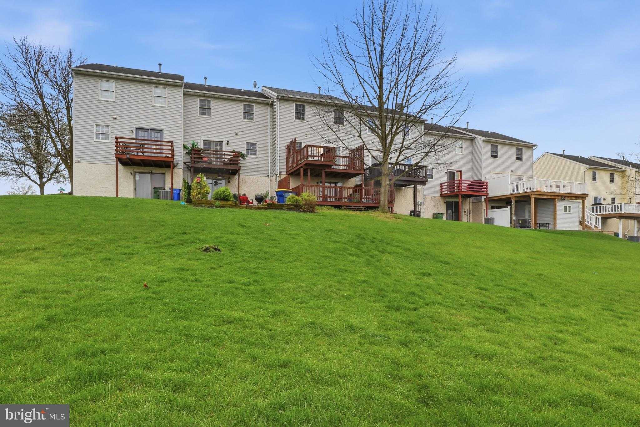 780 Robin Hill Cir photo 35