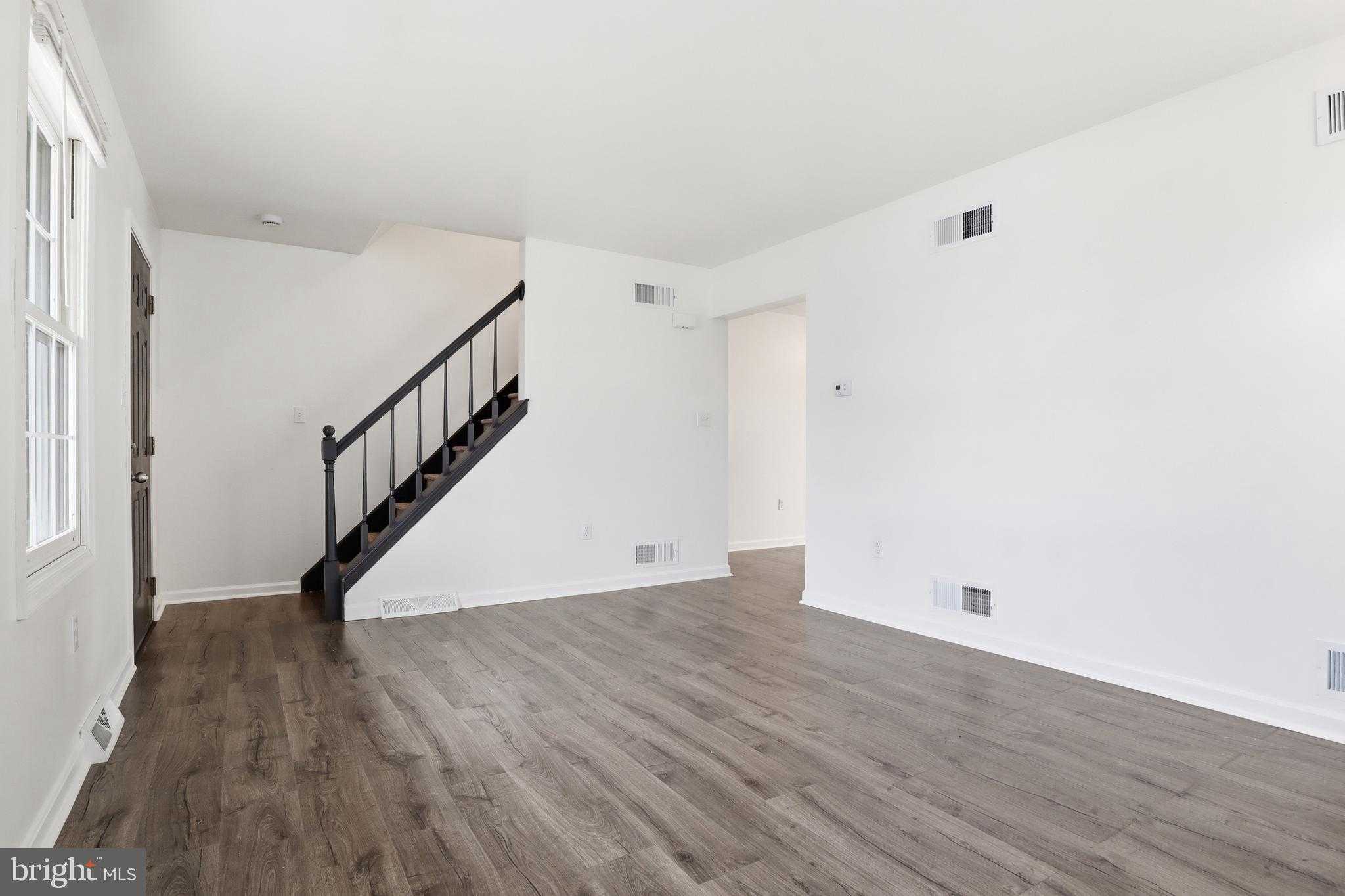 780 Robin Hill Cir photo 6