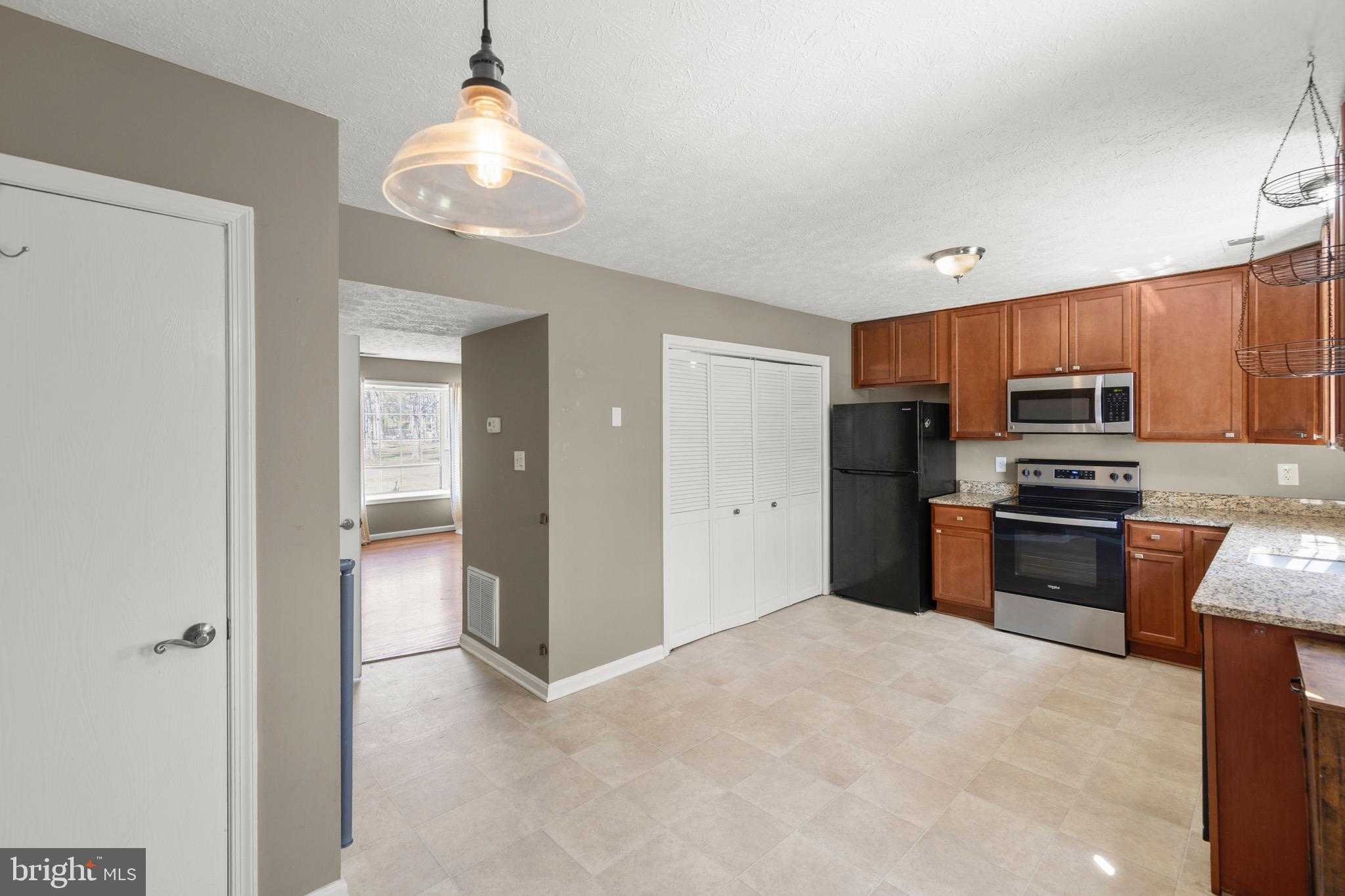 301 Buckingham Dr photo 12