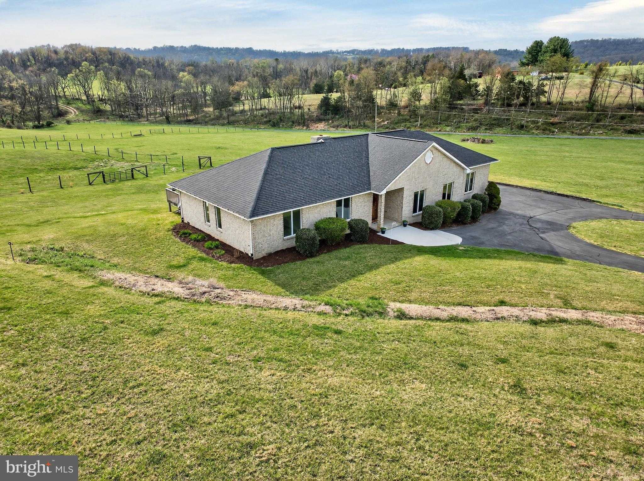 363 Davis Ln photo 5