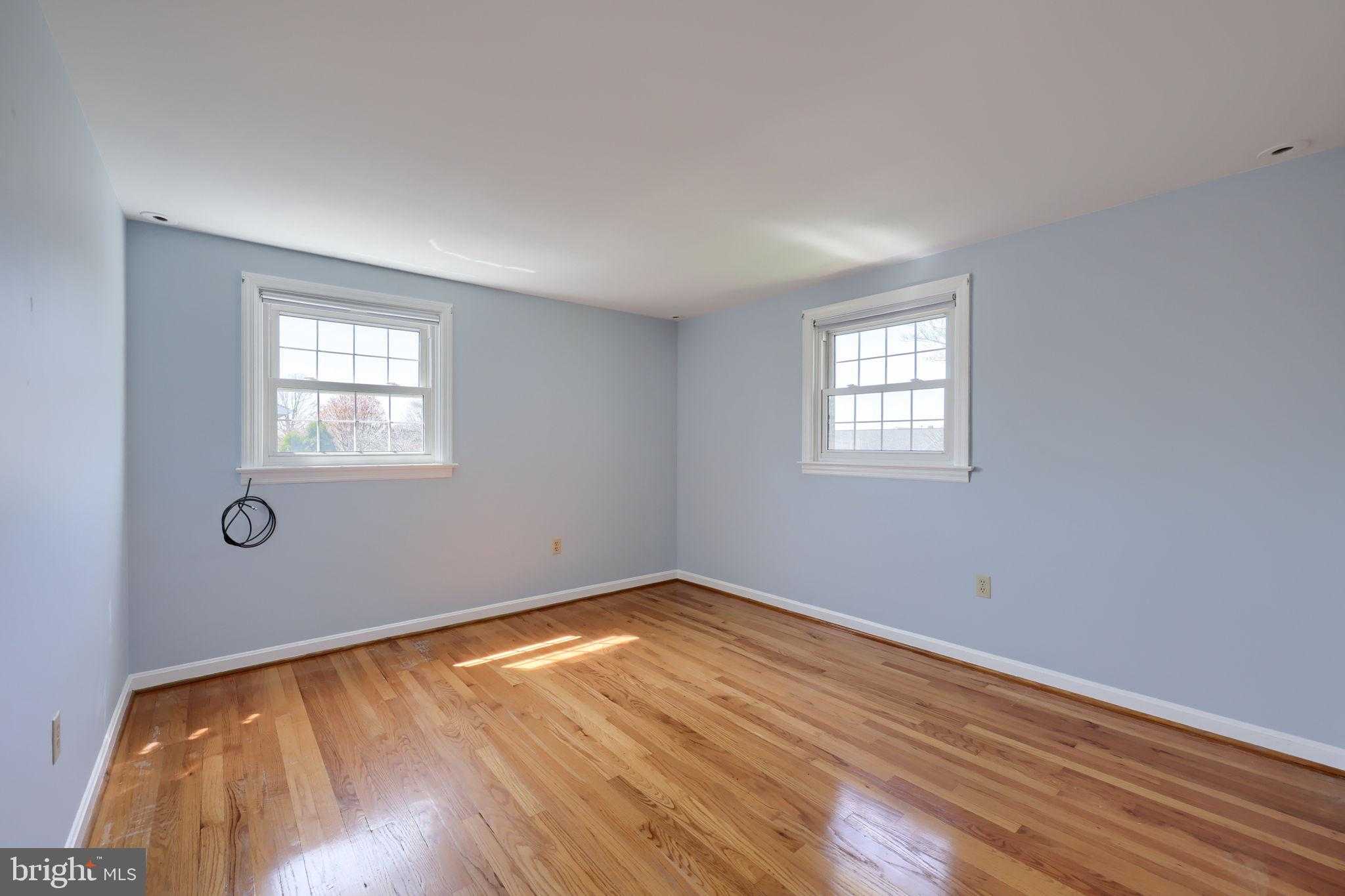 24 Blaine Ave photo 25