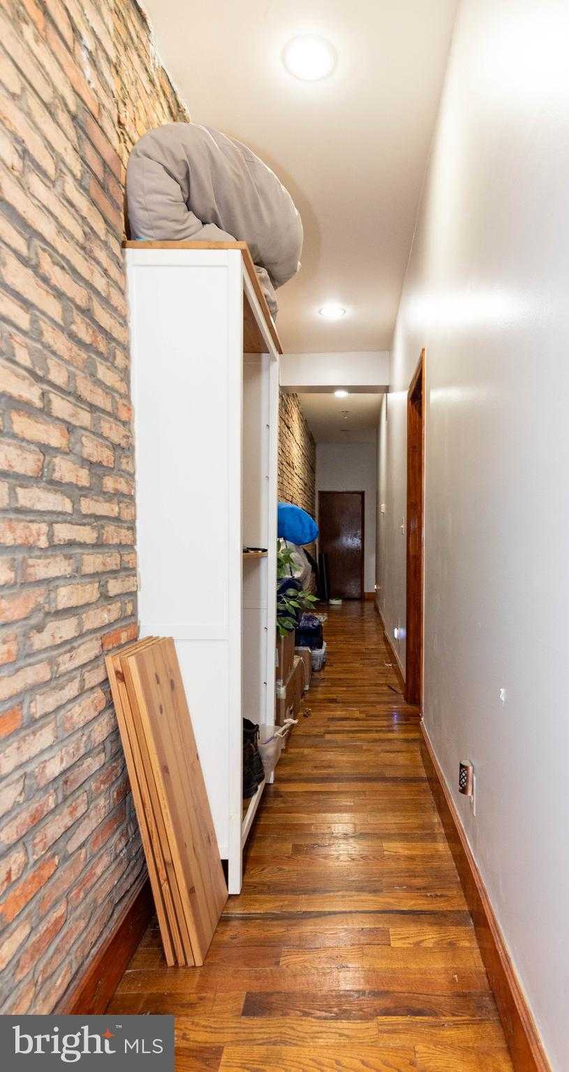 916 Whitelock St photo 24