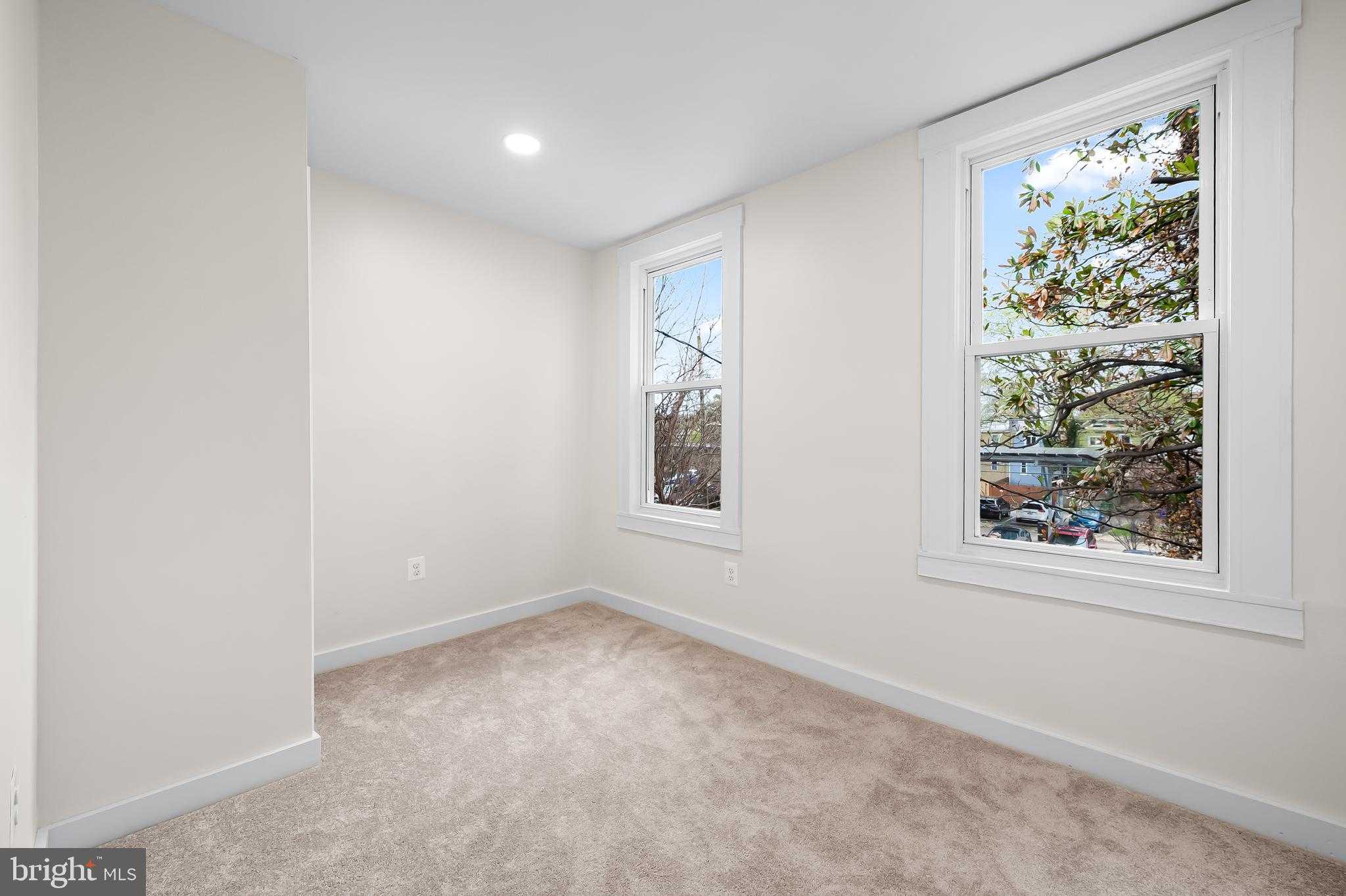 2824 Maryland Ave photo 28