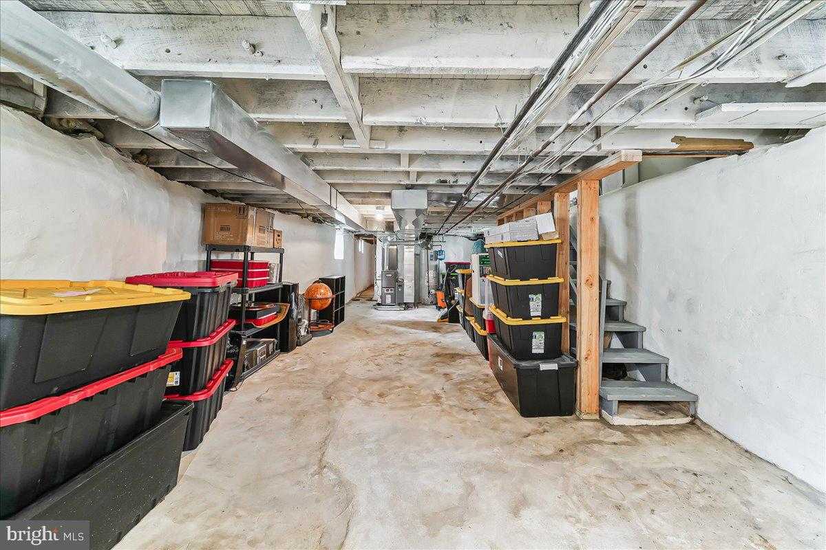 120 Lewis Ave photo 26