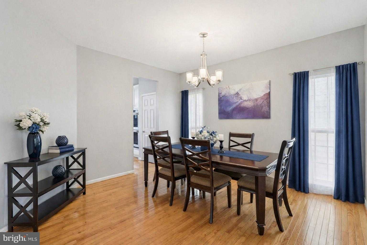 5225 Windbreak Dr photo 4