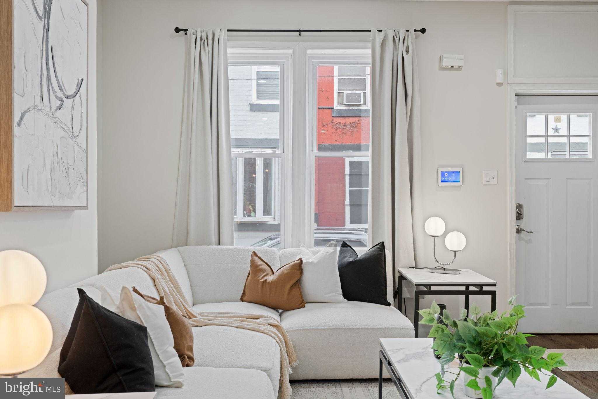 1331 N Newkirk St photo 5