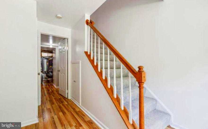 104 Rolling Hill CT photo 2