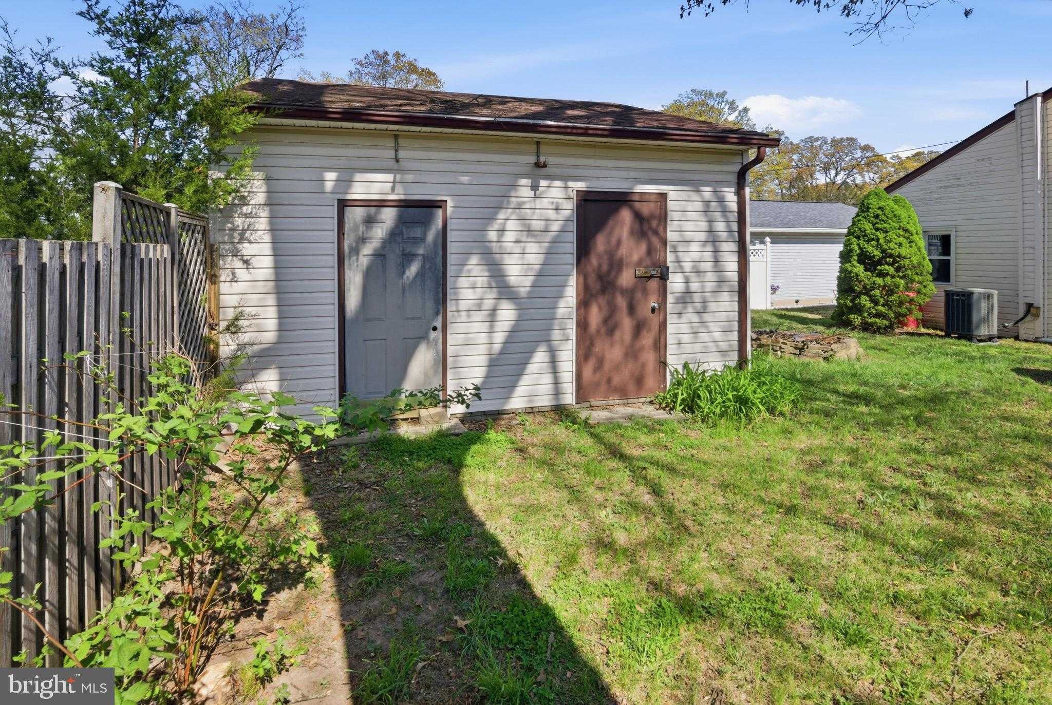 708 213th St photo 24