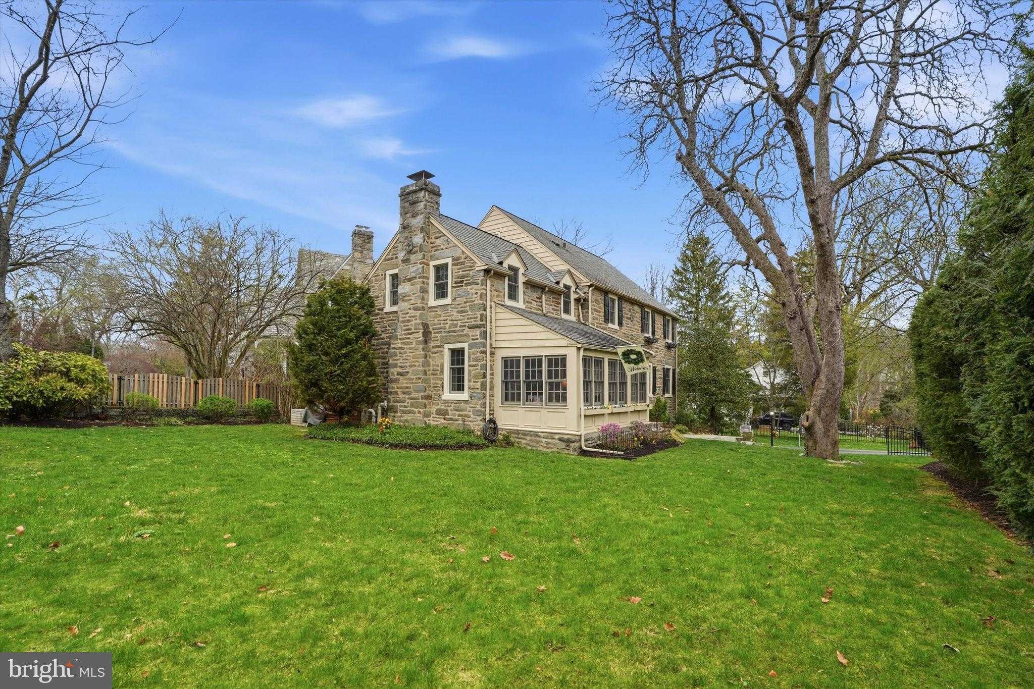 401 Sabine Ave photo 4