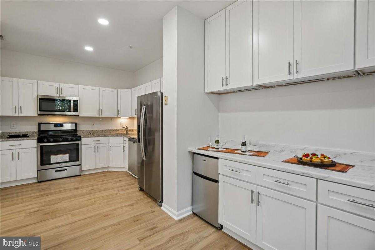 13515 Giant CT photo 14