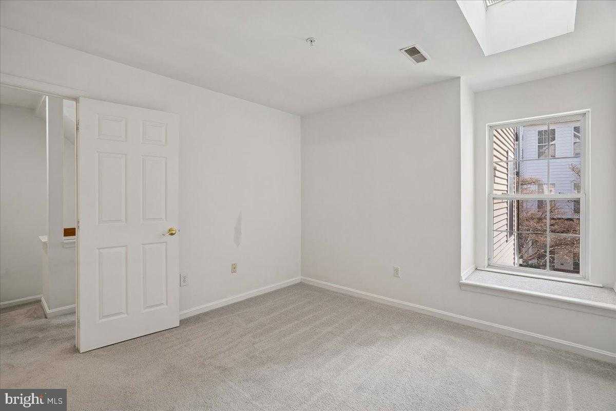 13515 Giant CT photo 27