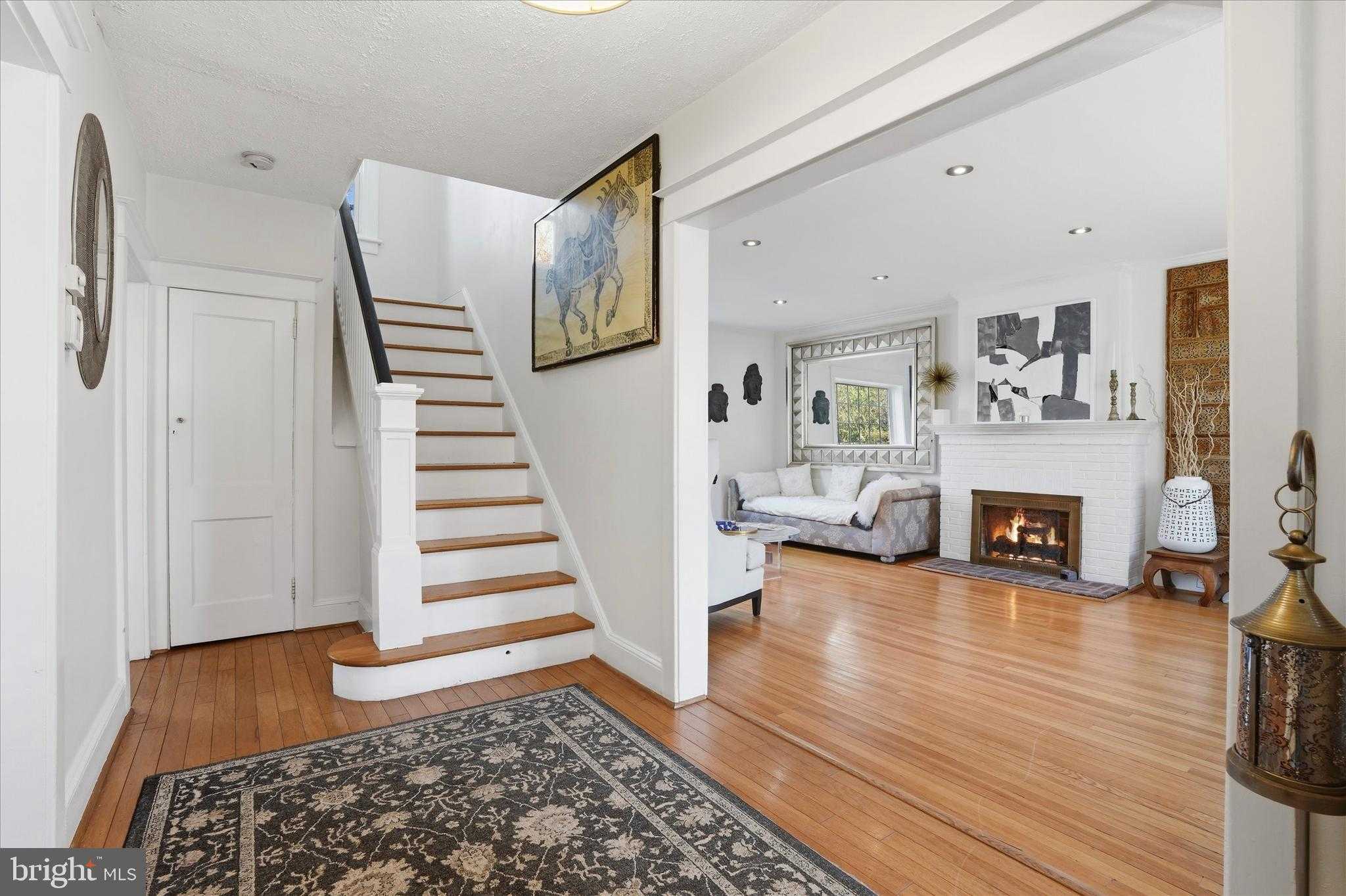 600 Runnymede Ave photo 3