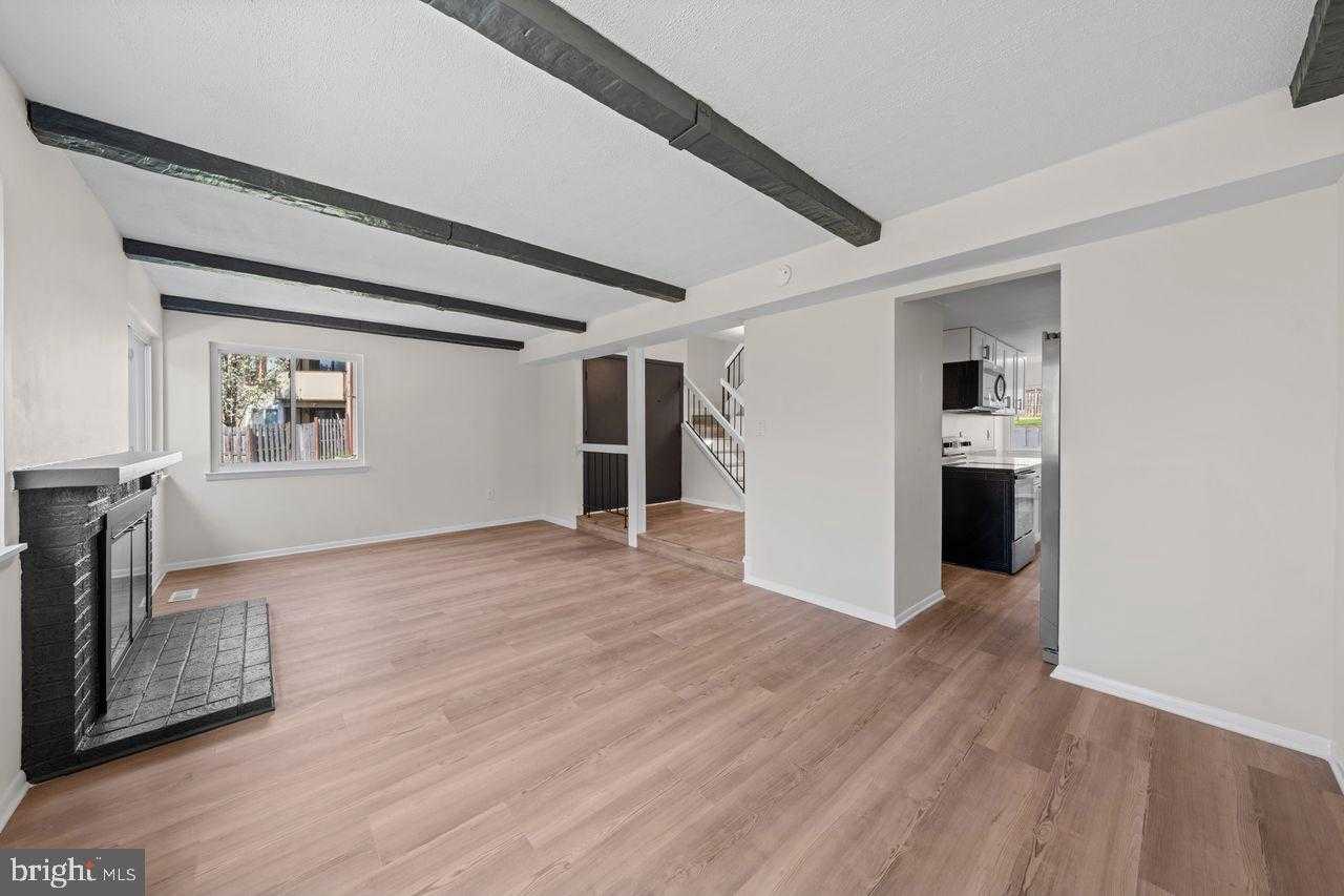 18444 Stone Hollow Dr photo 12