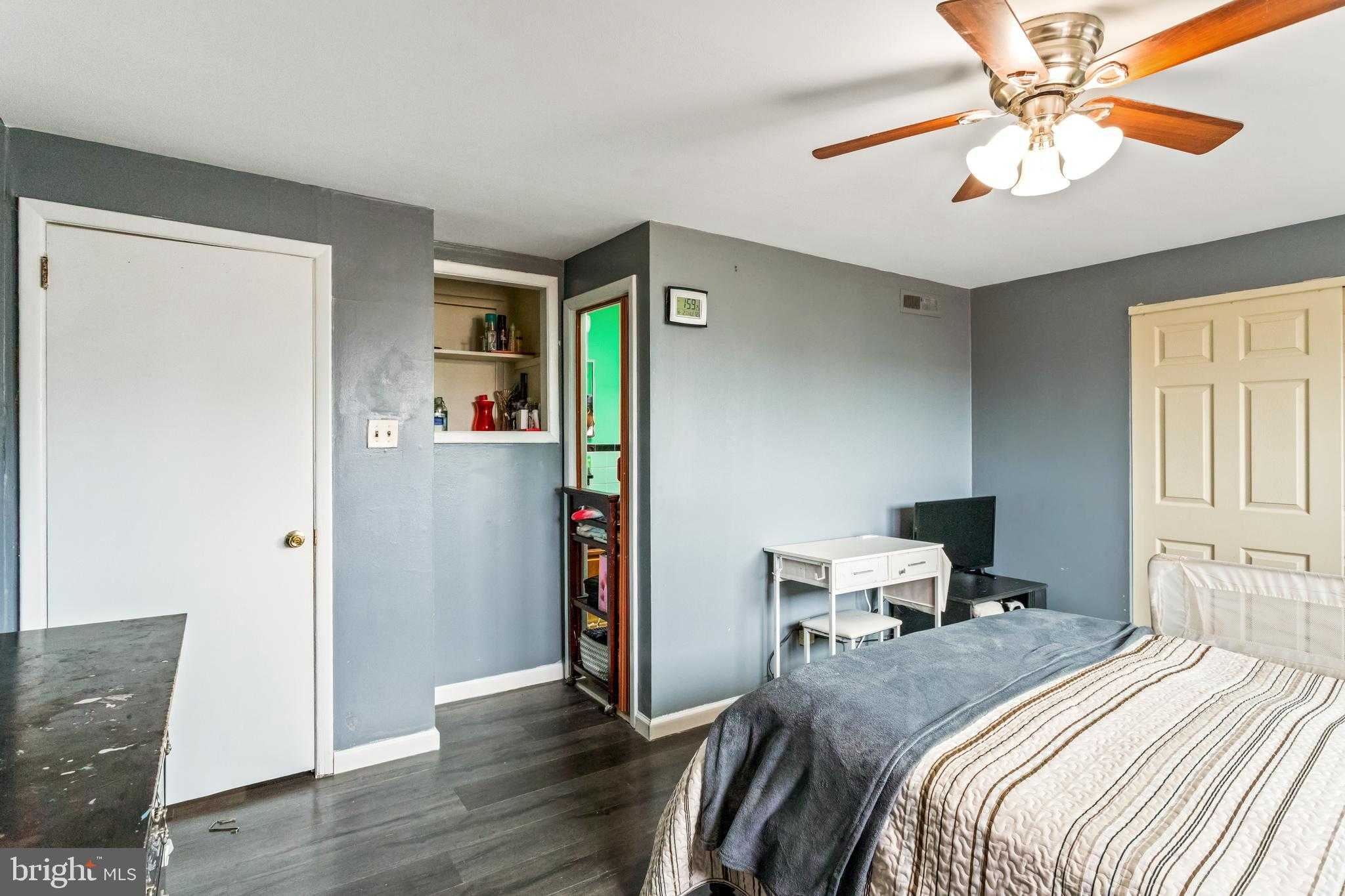 1043 Foster St photo 17