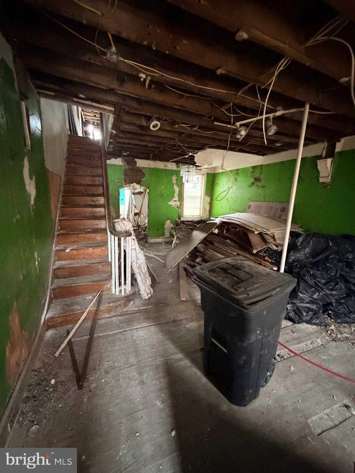 619 Mifflin St photo 2