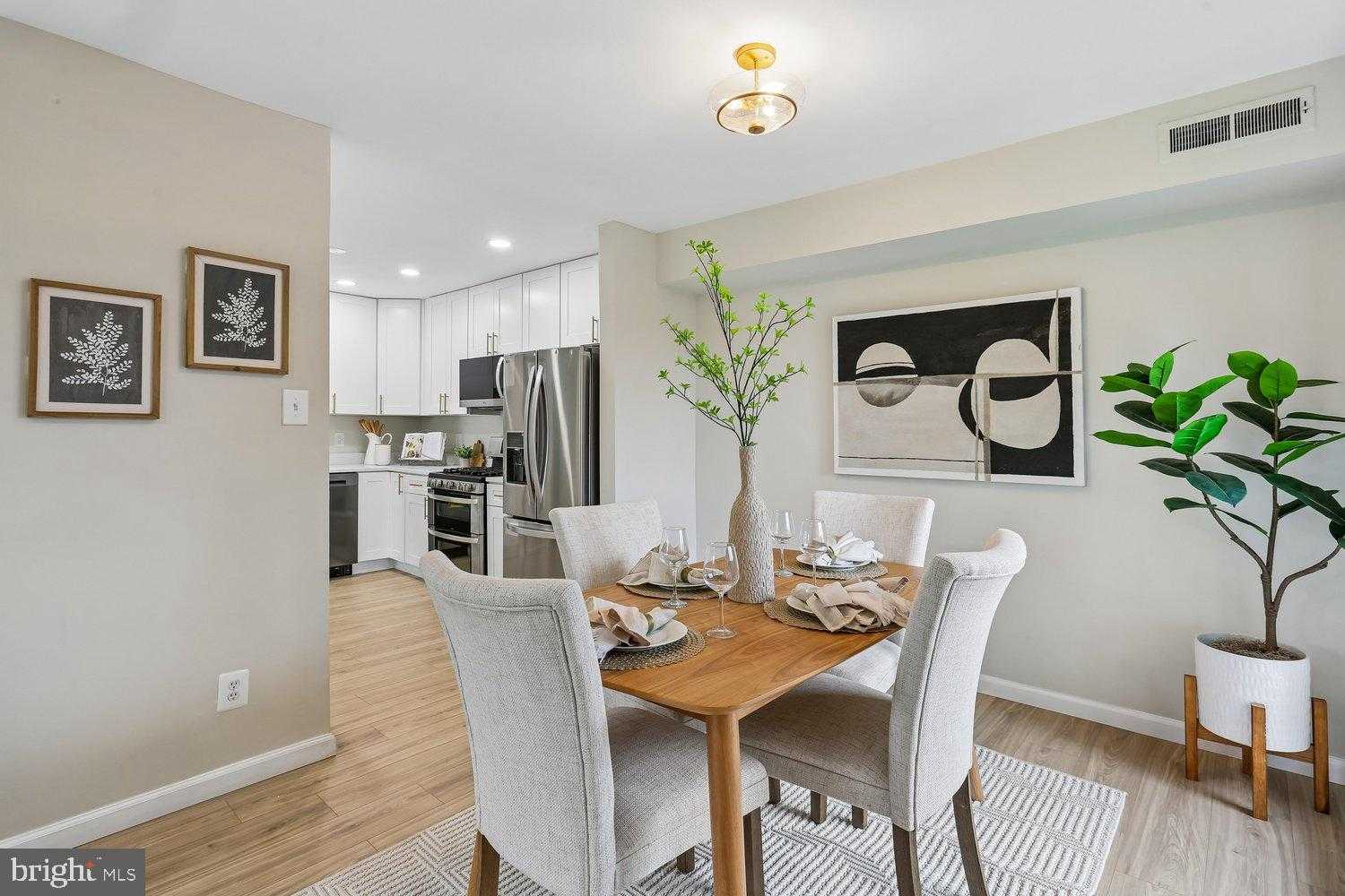 150 Monroe St photo 24