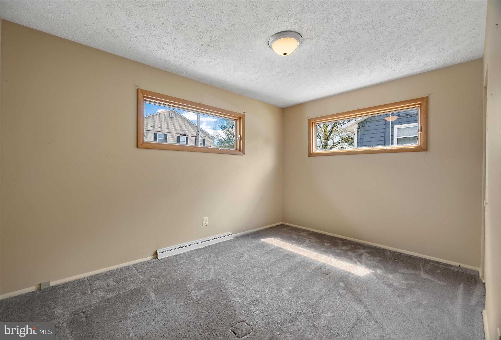 1015 Phillip Dr photo 18