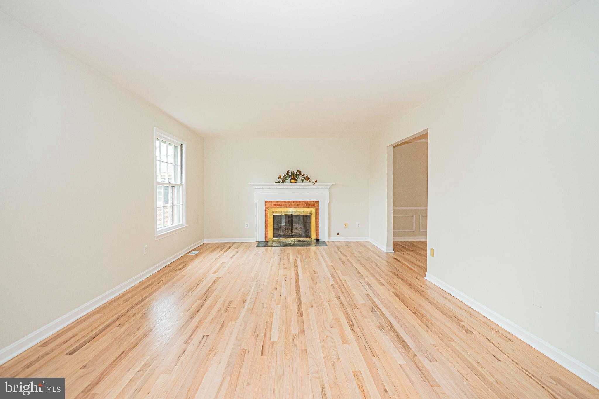 2419 Caron Ln photo 5