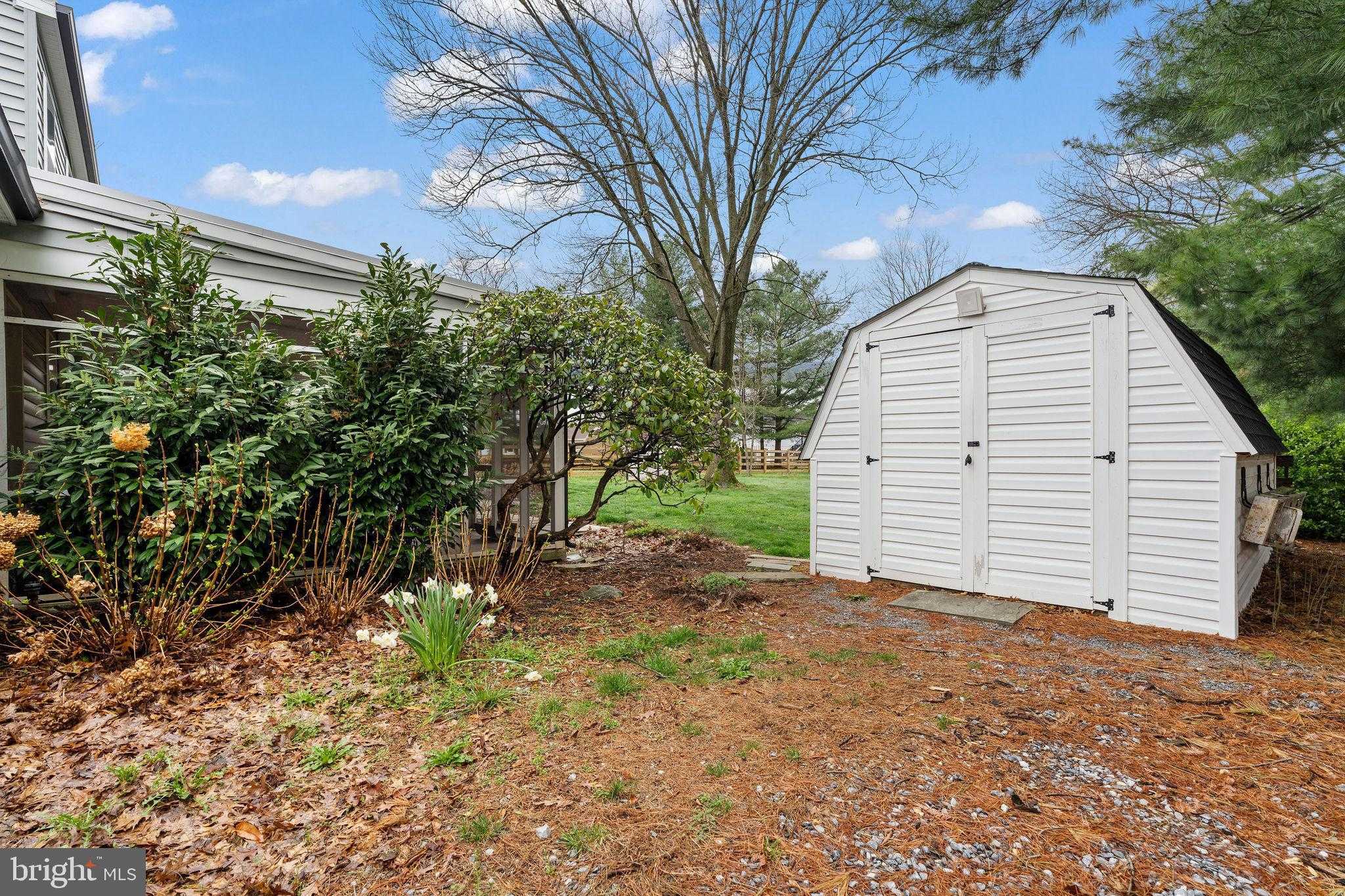 573 Marshall Dr photo 42