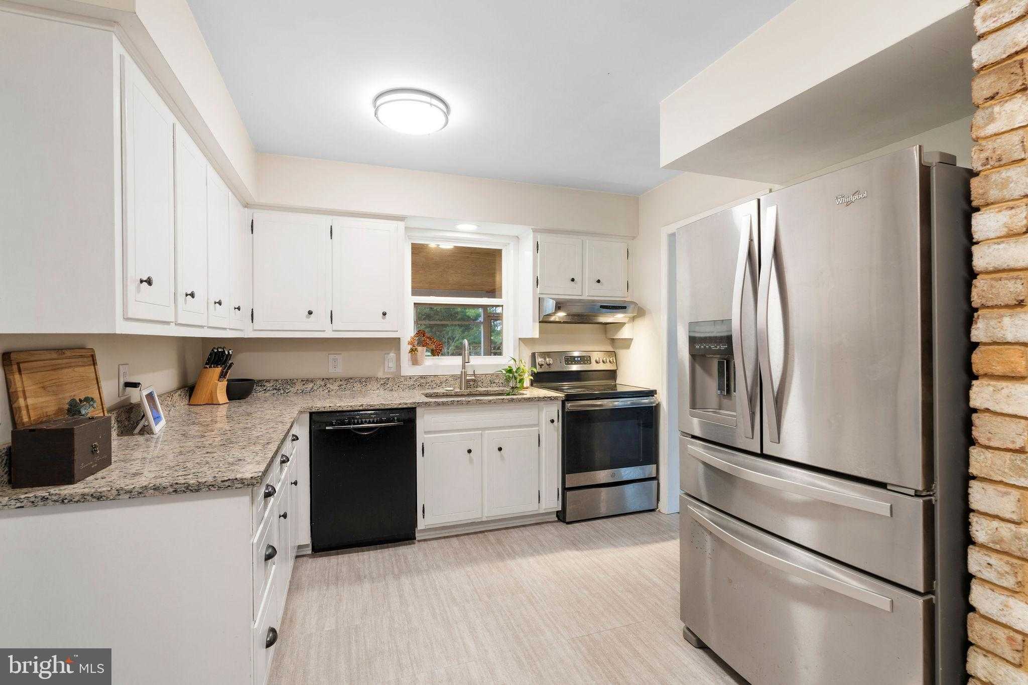 573 Marshall Dr photo 8