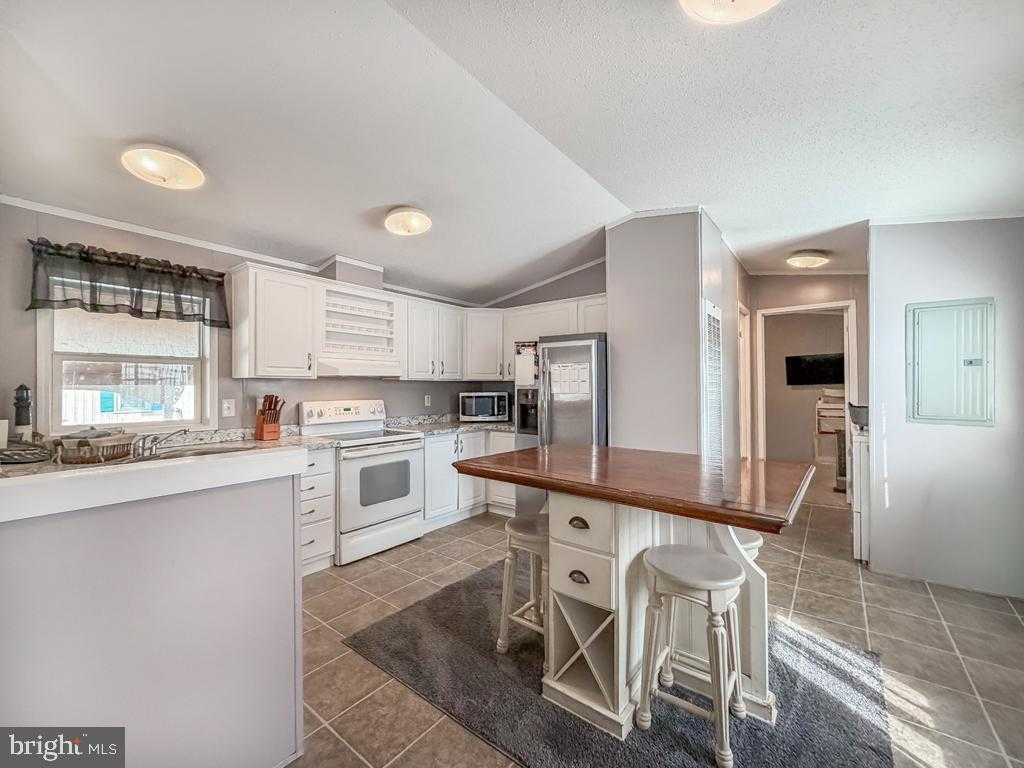 1114 Anders Dr photo 10