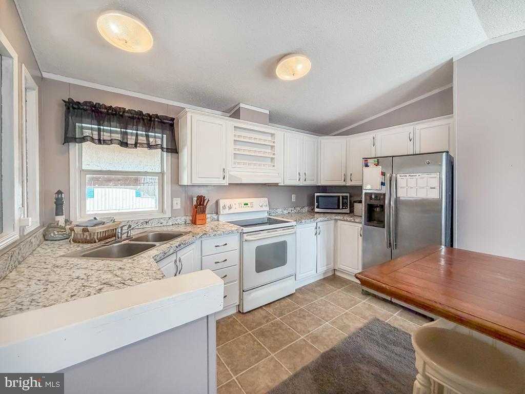 1114 Anders Dr photo 14