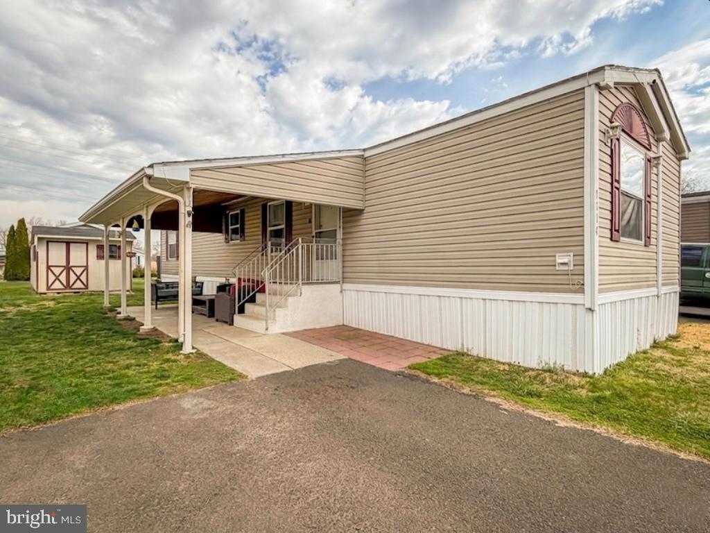 1114 Anders Dr photo 4