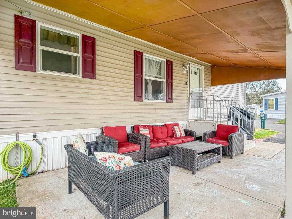 1114 Anders Dr photo 5