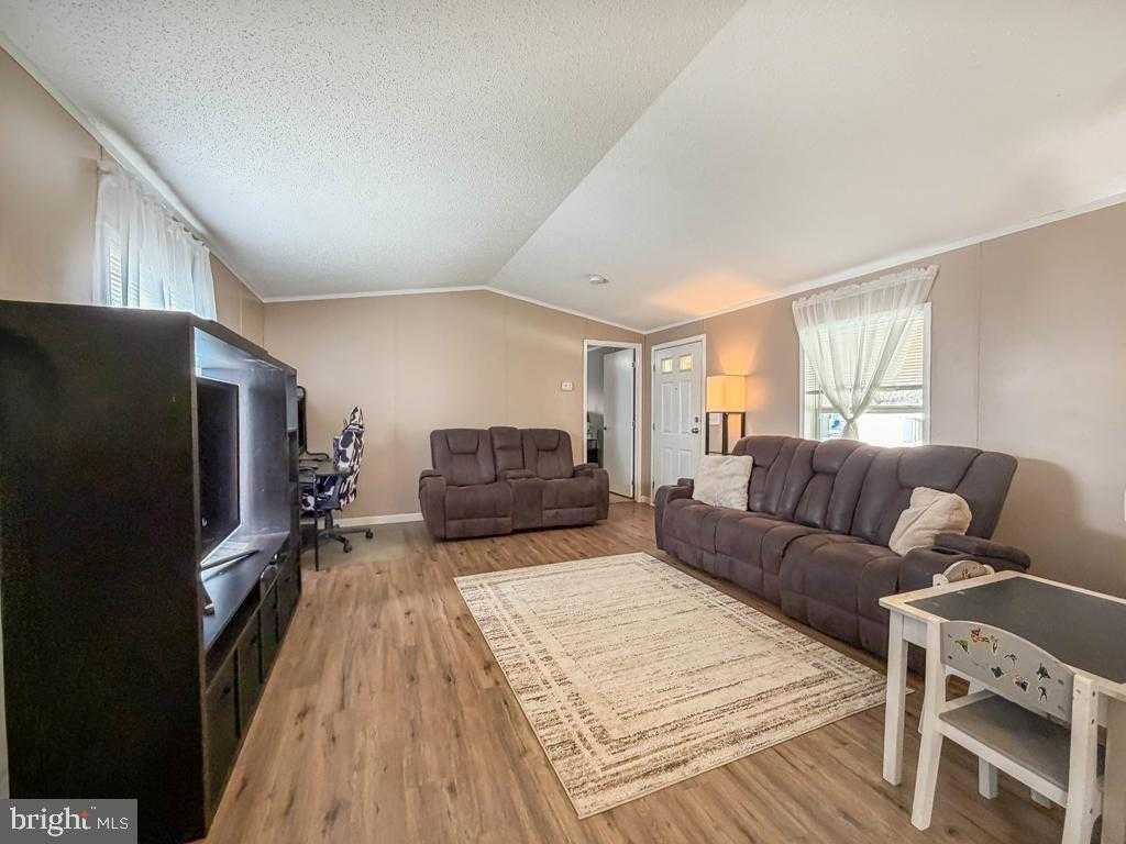 1114 Anders Dr photo 8