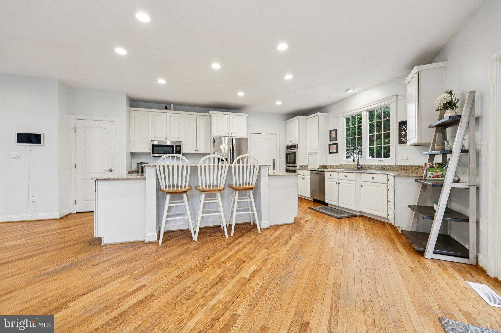 7902 Greenebrook CT photo 20