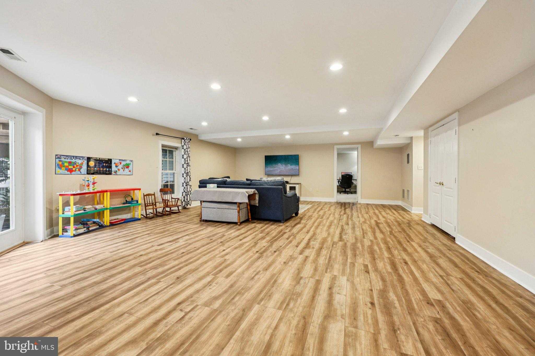 7902 Greenebrook CT photo 53