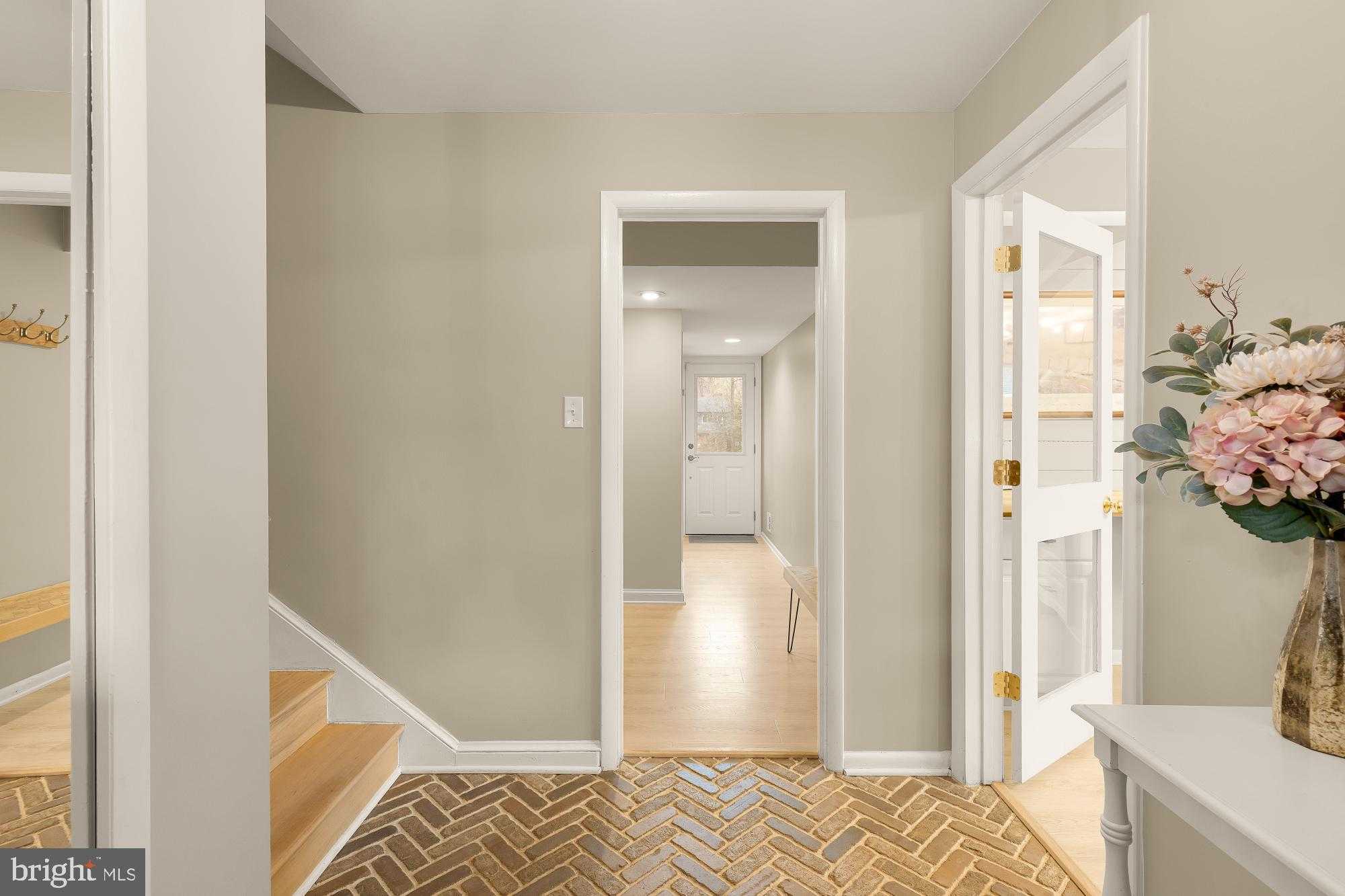 2504 Fauquier Ln photo 2