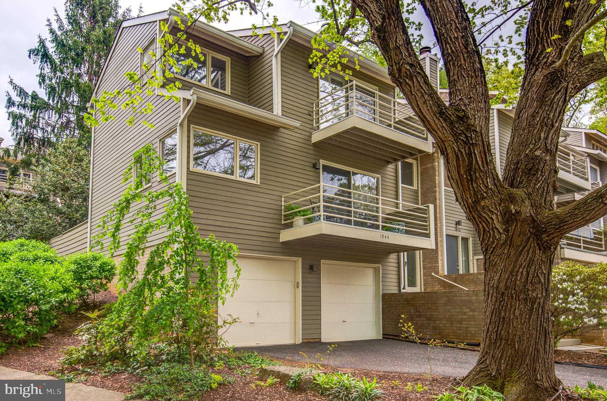 1944 Lakeport Way, Reston