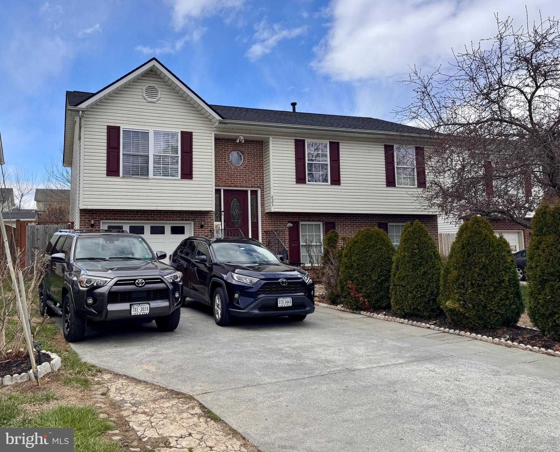 623 Smithfield Ave photo 2