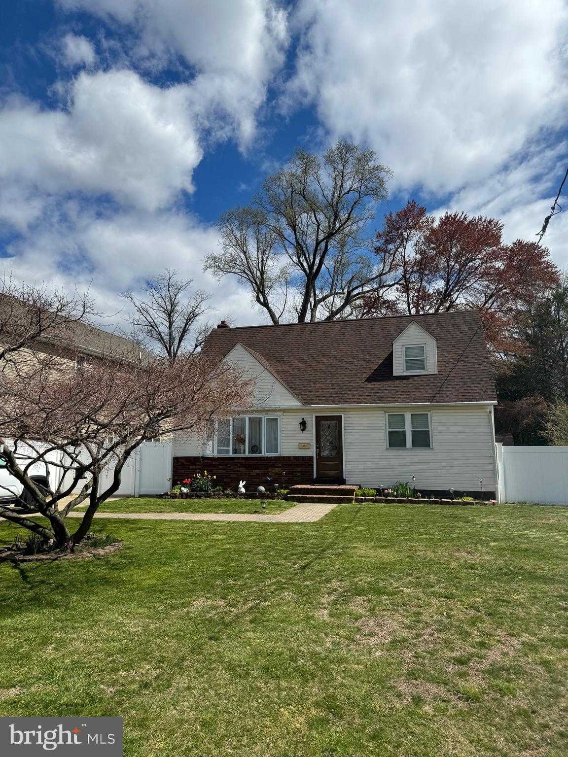 2007 Sanford St photo 4