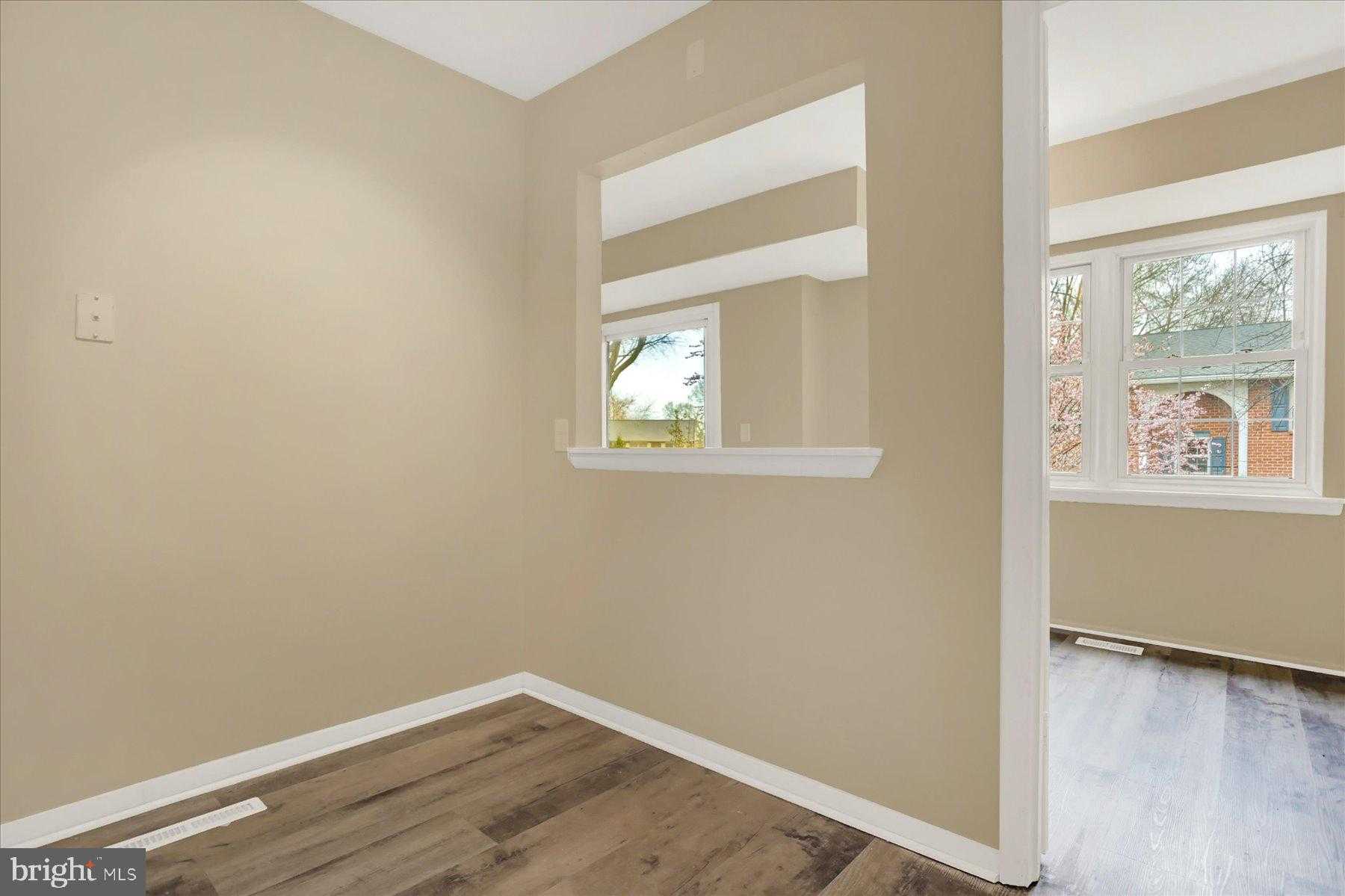 211 Crocker Dr photo 10